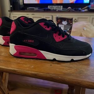 Size 6 1/2 Nike Airmax!